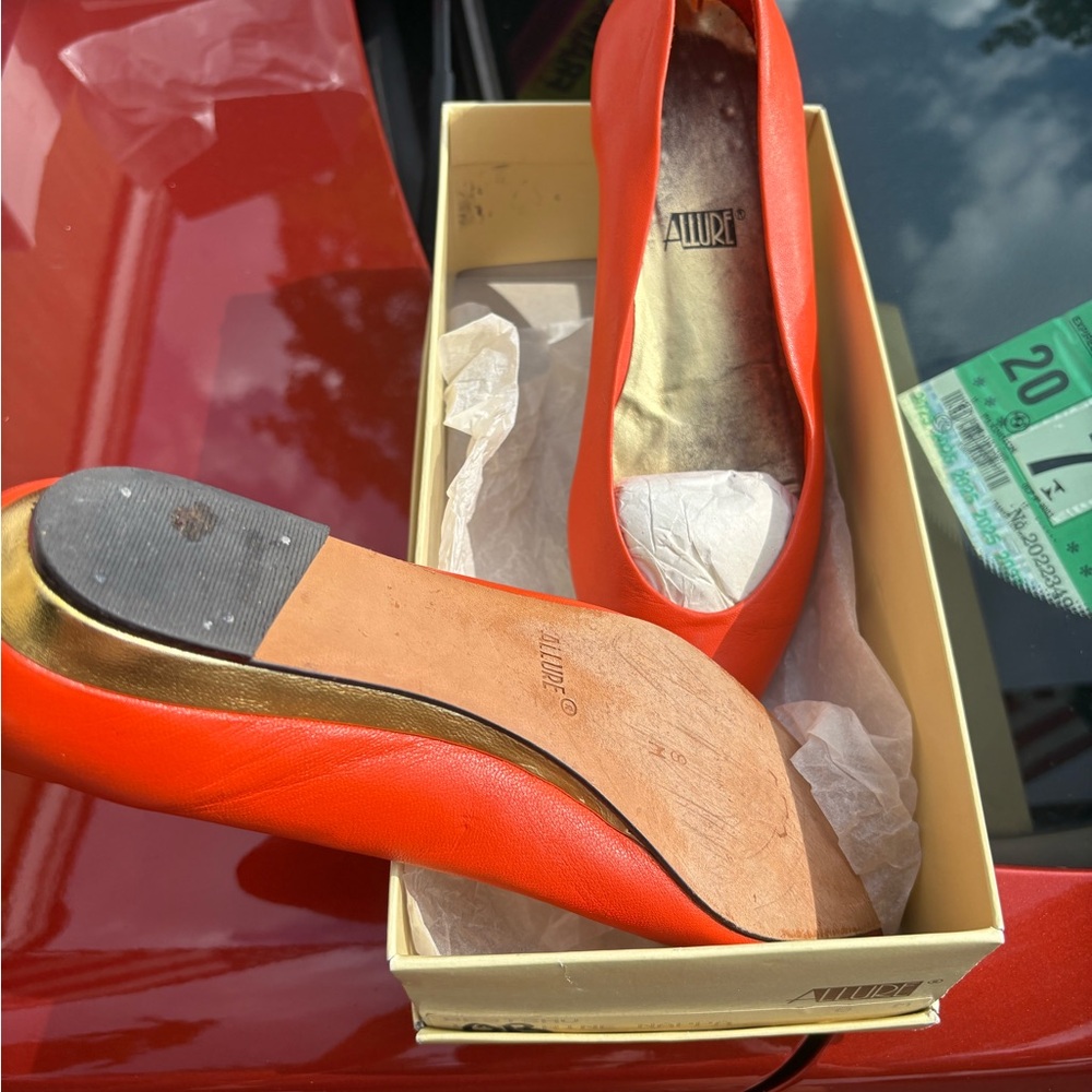 Allure Women's Tangerine/gold Nappa leather ballet Flats - 8